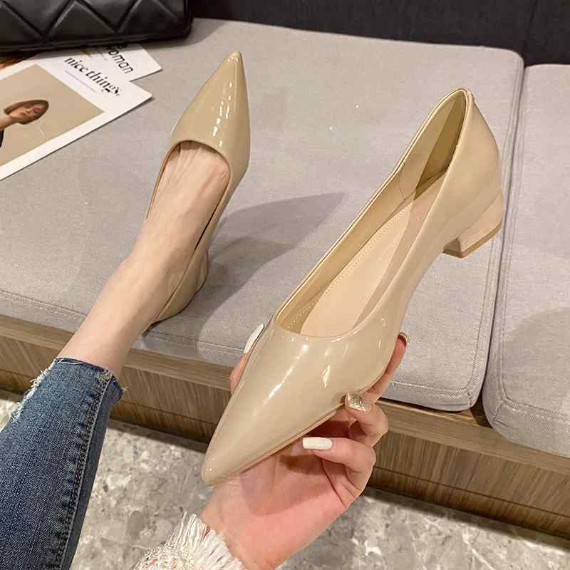 パンプス レディース ベージュ 革靴 チャンキーヒール ポインテッドトゥ 年月 普段使い走り 好いたらしい 2糎踵 4糎踵