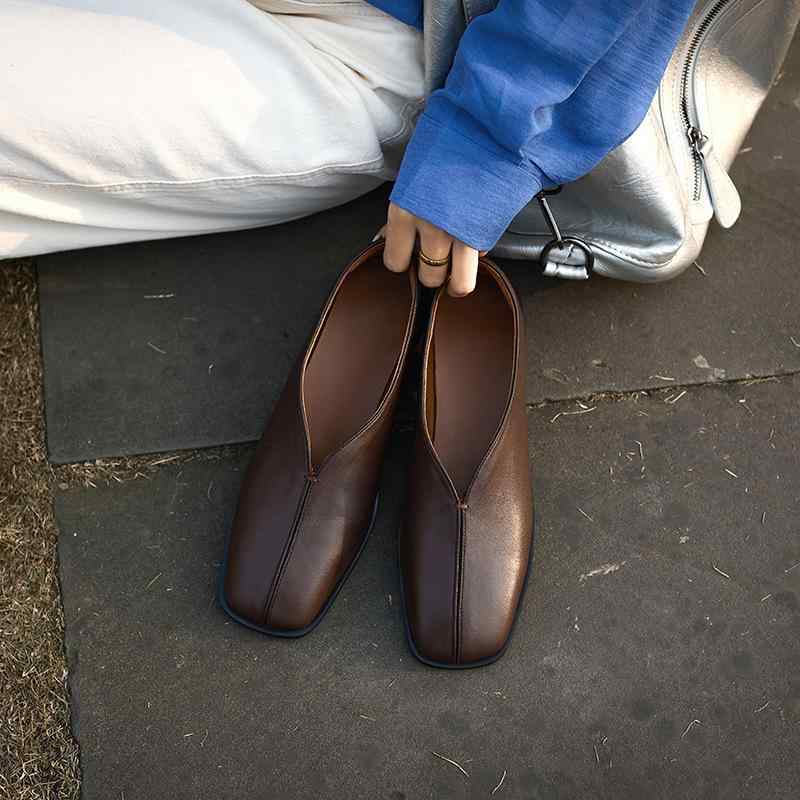 置き目毛皮 レディース 黒 パンプス チャンキーヒール 置き目踵 スクエアトゥ 羊革 本革 牛皮 ?版 心地よい 通い 通学 普段使い走り 春 夏 秋 2025年