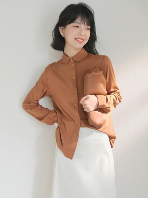 トップスPOLO風長袖ブラウス 太妃糖色 レディース レトロ風 文芸風 ゆったり 楽ちりめん加工 単排扣 シングルブレスト カジュアル きれいめ カジュアル シンプル 上質 上品 大人っぽい 秋服 20代 30 40代 体型カバー 通勤 オフィス デート｜トミーショップ 店