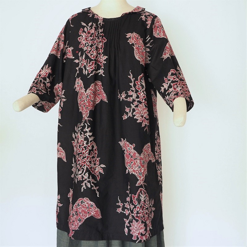 チレボン手描きバティックブラウス 【送料無料】【ろうけつ染め】【更紗】【インドネシア】【レディース】【ブラウス】【綿100％】【手描き】【ラッピング無料】【ギフト】【エスニック】【krabi】【クラビ】｜エスニックギャラリー n.fa ふぁ