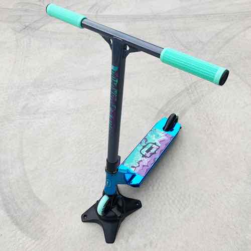 フリースタイルスクーターキッズプロモデル　DOMINATOR ドミネーター　TEAM MINI チームミニ 身長90~120cm　キックボードスタントトリック｜トウーレイトスポーツオンライン