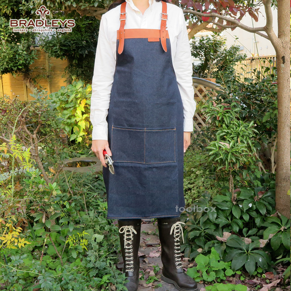 英国 直輸入 Bradleys ギフト対応 ブラッドリーズ エプロン Heritage Utility Utility Apron ブルーデニム ヘリテージ ユーティリティ 園芸 エプロン おしゃれ 園芸 ガーデニングウェア エプロン ギフト対応 女性用エプロン 男性用エプロン 春のギフト 庭道具屋