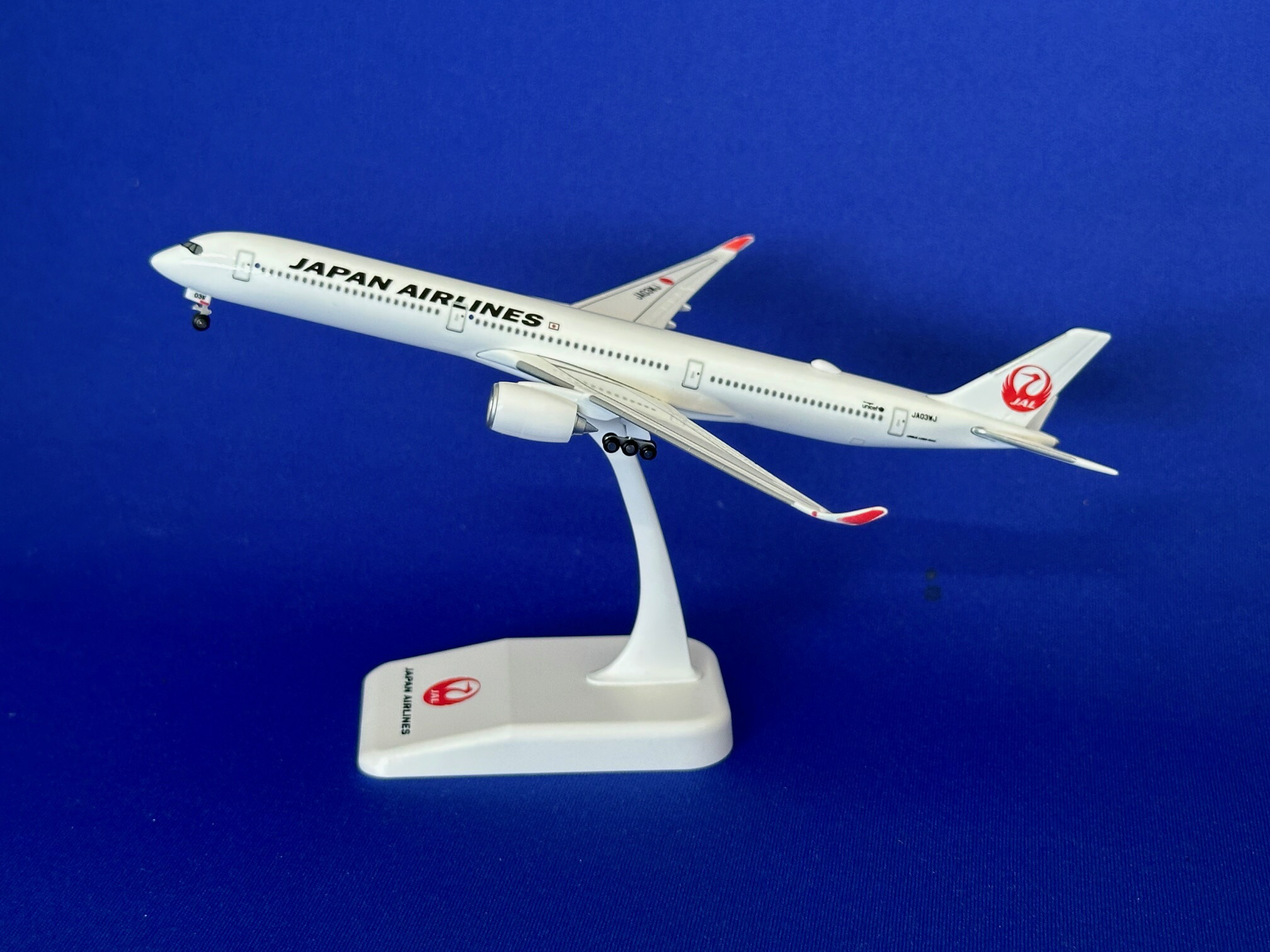 エアバス A350-1000 JAL 日本航空 通常塗装機 3号機 JA03WJ 金属製 1/500 <br>2025年5月13日発売 <br> JALUX <br>飛行機 / 飛行機模型 / 模型 / 完成品 / 完成品模型 [BJQ2070]
