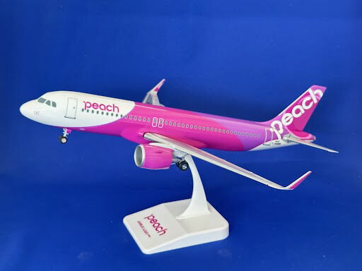 エアバス A320neo ピーチ アビエーション Peach Aviation JA215P 1/100 <br>2025年4月21日発売 <br>EVERRISE<br>飛行機 / 飛行機模型 / 模型 / 完成品 / 完成品模型 [MM10010]
