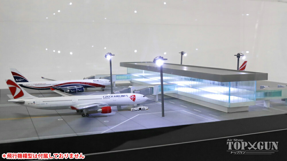 Roteiro4s Terminal 空港ターミナルジオラマセット 模型 4機駐機タイプ 建物 Groove 飛行機 受注生産 照明塔付 1 Delta 完成品 デルタグルーヴ R3 02l 400スケール用 搭乗橋