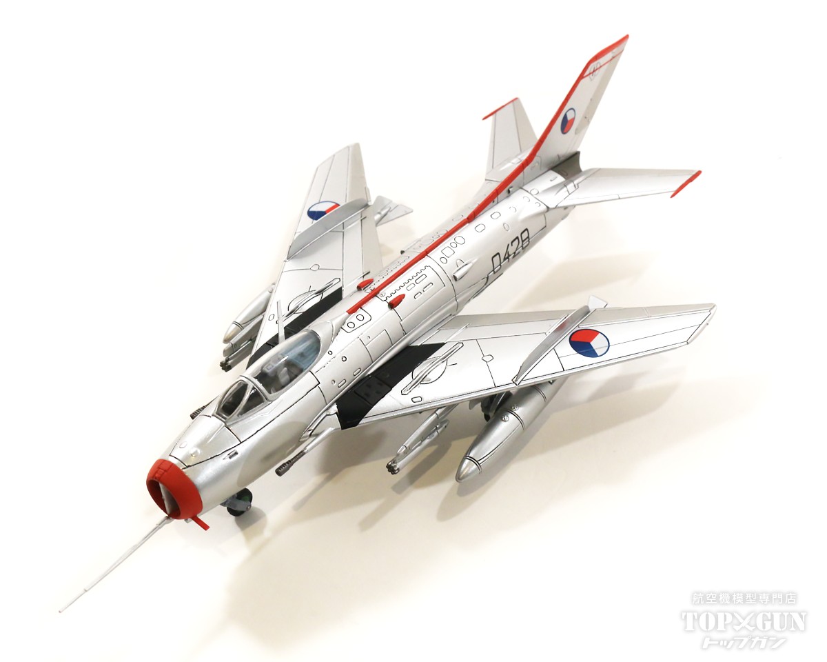 【楽天市場】S-105（MiG-19S「ファーマーC」） チェコスロバキア空軍 第9戦闘機連隊 第1飛行小隊 アクロバットチーム塗装 ベヒニェ ...