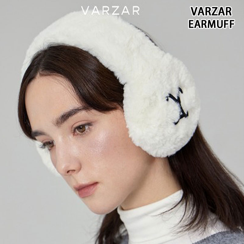 送料無料 VARZAR バザール カーブロゴファーイヤーマフ VA Curved Logo Fur Earmuff 韓国 耳あて 小物 刺繍 防寒 ホワイト ブラック レディース 人気 プレゼント ギフト