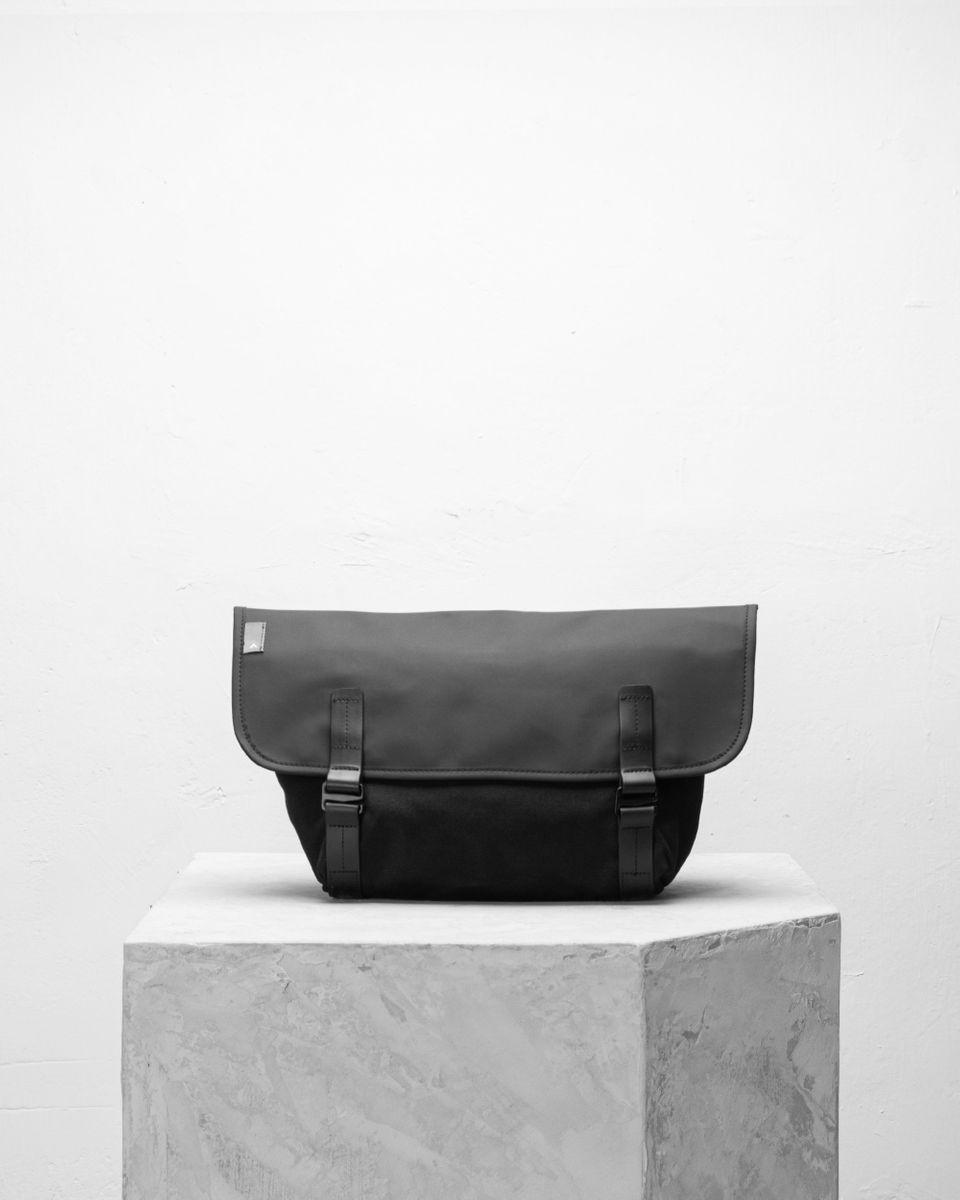 Topologie ショルダーバッグ バッグ サコッシュ メンズ レディース アウトドア Pacer Messenger Dry - Black
