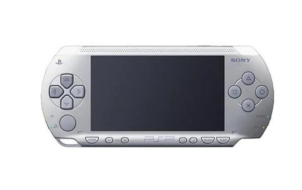 【中古】PSP「プレイステーション・ポータブル」 シルバー (PSP-1000SV) 【メーカー生産終了】 18,100円