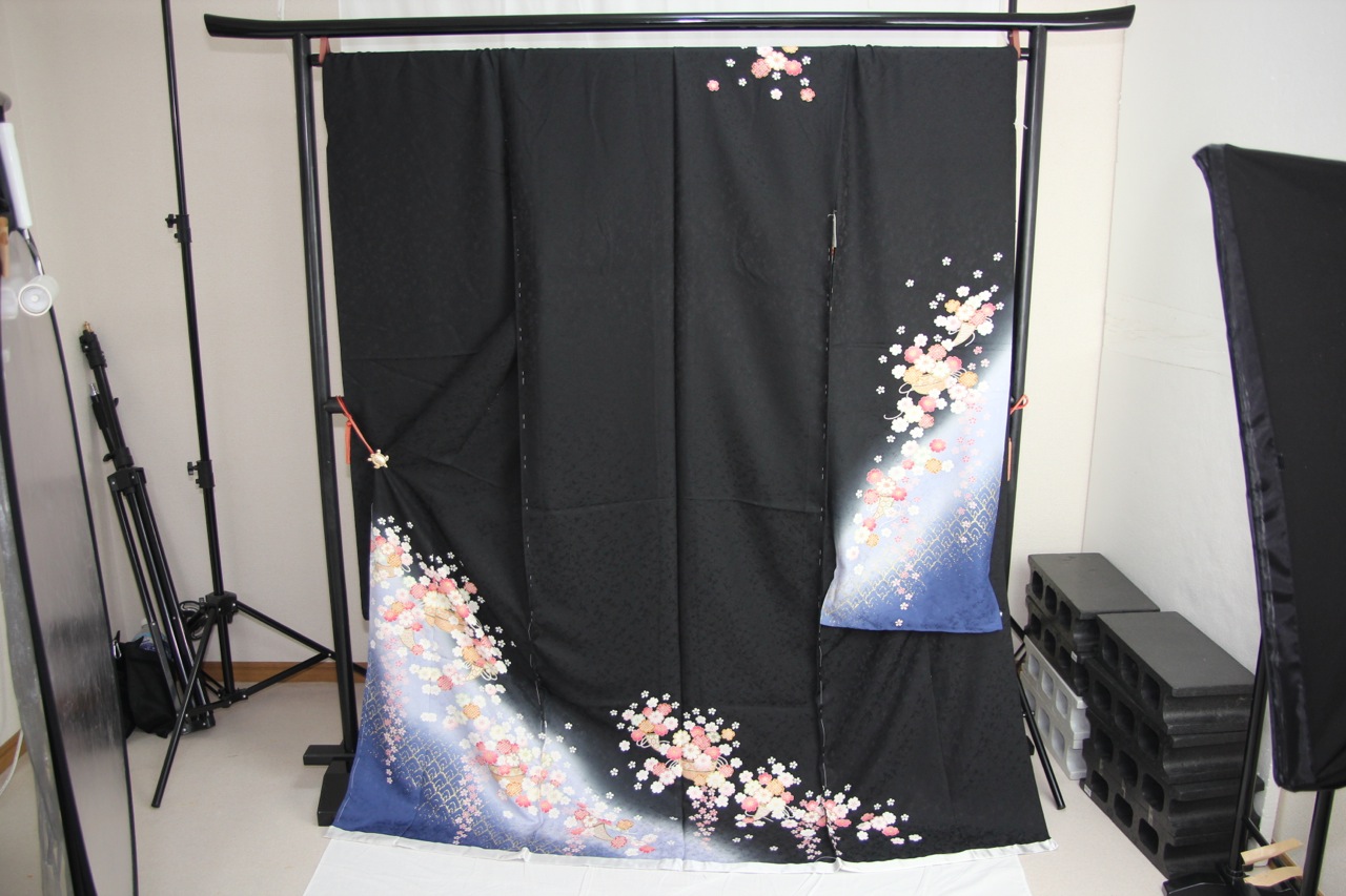 訳あり店舗キャリー在庫 正絹振袖 黒&times;青(桜・花かご) 成人式 着付け お稽古 送料無料 送料込み｜浴衣 七五三 安売り天国とせん