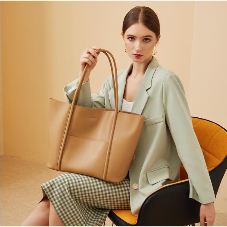 トートバッグ レディース ショルダーバッグ かばん 大きめ 肩かけ 手持ち 御徒面子 韓国風 可愛らしい 今めかしい 大静電容量本革 通い 通学 着飾る 30代 40代 50代