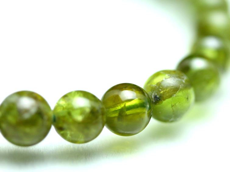 ペリドット ブレスレット 1 6mm 8月の誕生石 10 711-208 M便 Peridot かんらん石 ペリドート メンズ メール便可  ランダム発送 レディース 橄欖石 印象のデザイン 6mm