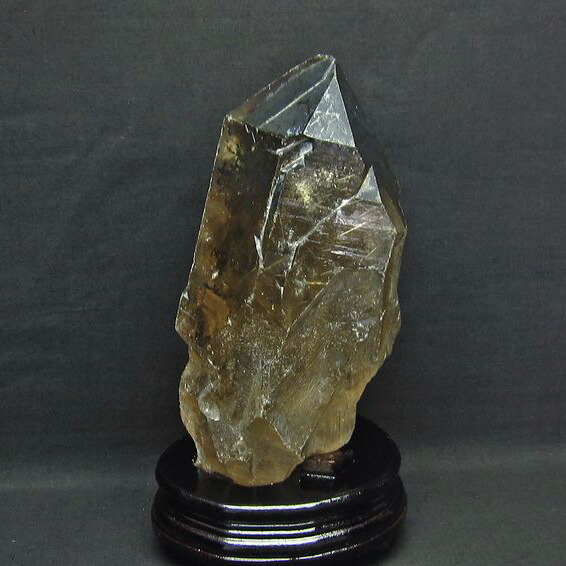 タイチンルチル内包✨虹入り　スモーキー　クォーツ かちわり　ラフストーン　原石 楽天市場】3.7Kg スモーキークォーツ 原石 虹入り ルチル