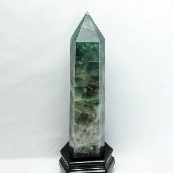 2.8Kg フローライト ポイント 蛍石 六角柱 fluorite ほたる石 台座付属 一点物 送料無料 162-218
