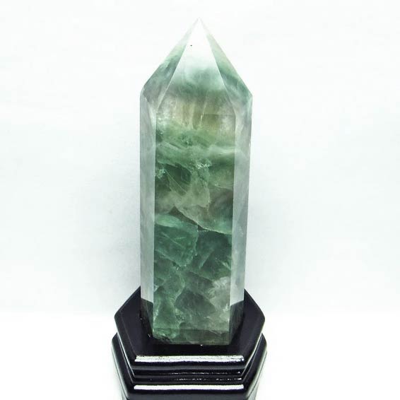 1.8Kg フローライト 六角柱 fluorite 螢石 置物 蛍石 原石 グリーンフローライト ポイント ほたる石 インテリア 台座付属 一点物 送料無料 152-1358