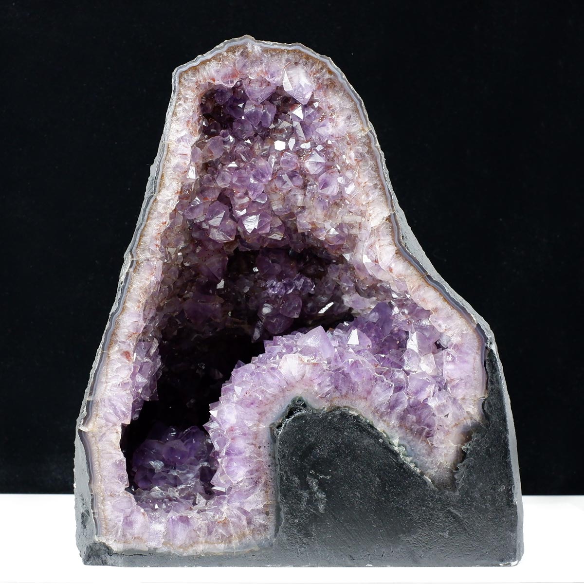 アメジストドーム 26Kg ブラジル産 晶洞 アメジスト 原石 アメジストカペーラ ジオード 巨大ドーム amethyst dome 玄関 天然石 クラスター 一点物 送料無料 174-1192｜天然石・パワーストーンの東昇