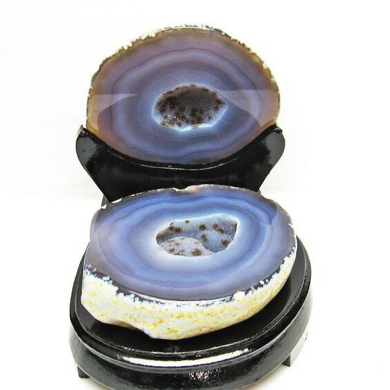 1.6Kg トレジャーメノウ アゲート 財宝メノウ 聚宝盆瑪瑙 agate ジオード 原石 アゲット 瑪瑙 置物 龍穴 風水 開運 台座付属 一点物 [送料無料] 175-1018