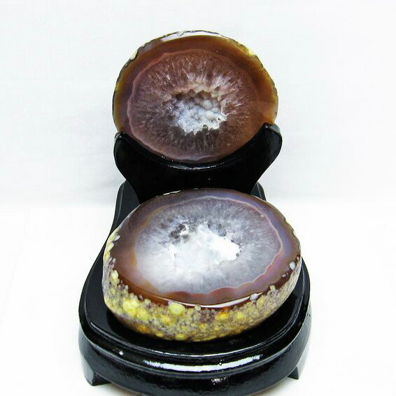 1.1Kg トレジャーメノウ アゲート 財宝メノウ 聚宝盆瑪瑙 agate ジオード 原石 アゲット 瑪瑙 置物 龍穴 風水 開運 台座付属 一点物 [送料無料] 175-1044