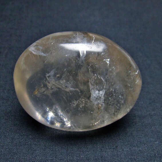 【楽天市場】\PT5倍&最大2,000円OFF/ 水晶 タンブル 原石 パームストーン 握り石 crystal 天然水晶 すいしょう 一点物虹 ...