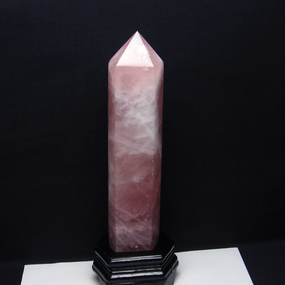 1.7Kg ローズクォーツ ポイント 六角柱 台座付属 rosequartz ばら石英 パワーストーン 天然石 送料無料 一点物 152-2559