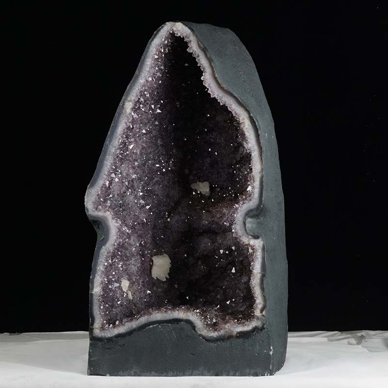 楽天市場】巨大 約47kg 紫水晶洞 アメジストドーム（ジオード）【送料