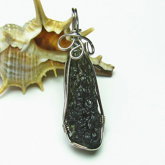 楽天市場】モルダバイト ペンダントトップ チェコ産 天然石