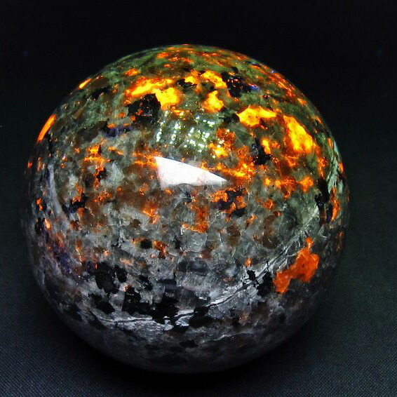 ユーパーライト　丸玉　504　スフィア ブラックライト　鑑賞石　石　置物 Amazon.co.jp: 天然石 ユーパーライト 宝珠 丸玉 7cm 蛍光