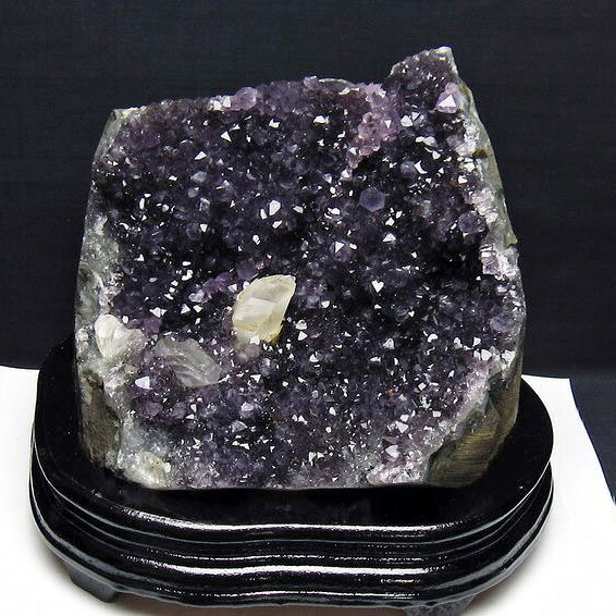 アメジスト 原石 3.9Kg アメジスト クラスター ウルグアイ産 フラワーアメジスト amethyst アメシスト パワーストーン 天然石 ametista 台座付属 カルサイト付き 一点物 送料無料 192-688｜天然石・パワーストーンの東昇