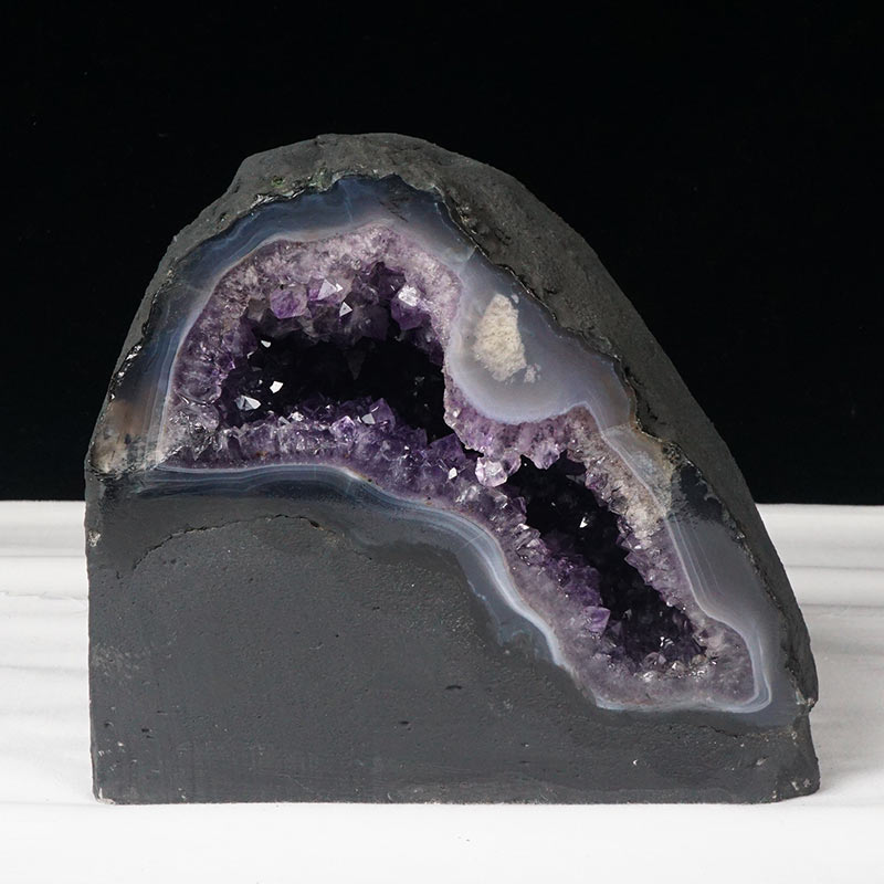 アメジストドーム 4.4Kg ブラジル産 原石 置物 ミニ アメシスト ドーム アメジストカペーラ amethyst ジオード 晶洞 パワーストーン 天然石 開運 風水 浄化 dome 玄関 一点物 送料無料 174-1846｜天然石・パワーストーンの東昇