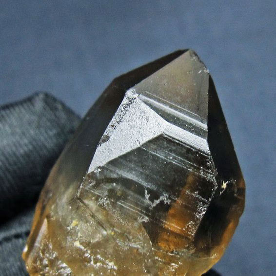 スモーキークウォーツ　クリスタル　原石　パワーストーン スモーキークォーツ 煙水晶 74.5g SQZ127 鉱物 原石 天然石