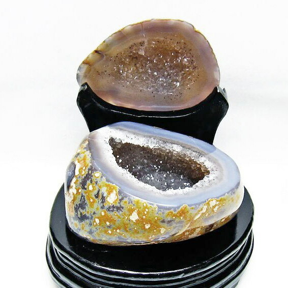 1.1Kg トレジャーメノウ 台座付属 アゲート 財宝メノウ 聚宝盆瑪瑙 agate ジオード 原石 瑪瑙 置物 龍穴 パワースポット 風水 開運 一点物 送料無料 175-1383 22,862円