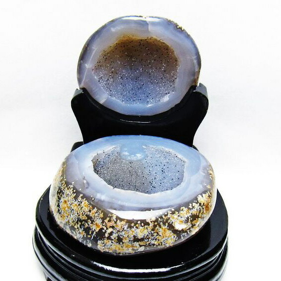 1.4Kg トレジャーメノウ 台座付属 アゲート 財宝メノウ 聚宝盆瑪瑙 agate ジオード 原石 瑪瑙 置物 龍穴 パワースポット 風水 開運 一点物 送料無料 175-1423 15,513円