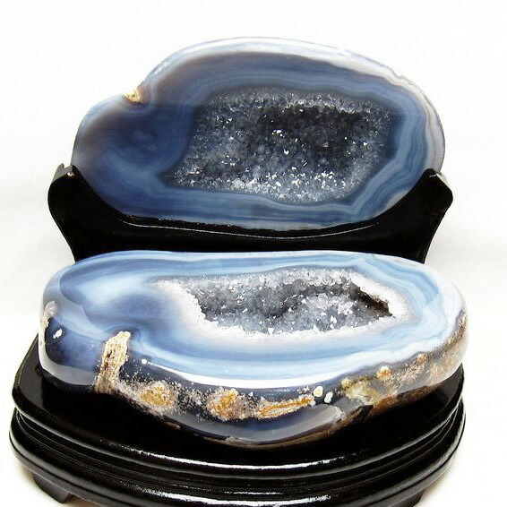 3.5Kg トレジャーメノウ 台座付属 アゲート 財宝メノウ 聚宝盆瑪瑙 agate ジオード 原石 瑪瑙 置物 龍穴 パワースポット 風水 開運 一点物 送料無料 175-1472