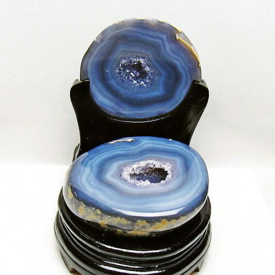 1.9Kg トレジャーメノウ アゲート 財宝メノウ 聚宝盆瑪瑙 agate ジオード 原石 瑪瑙 置物 龍穴 パワースポット 風水 開運 台座付属 一点物 送料無料 175-1506