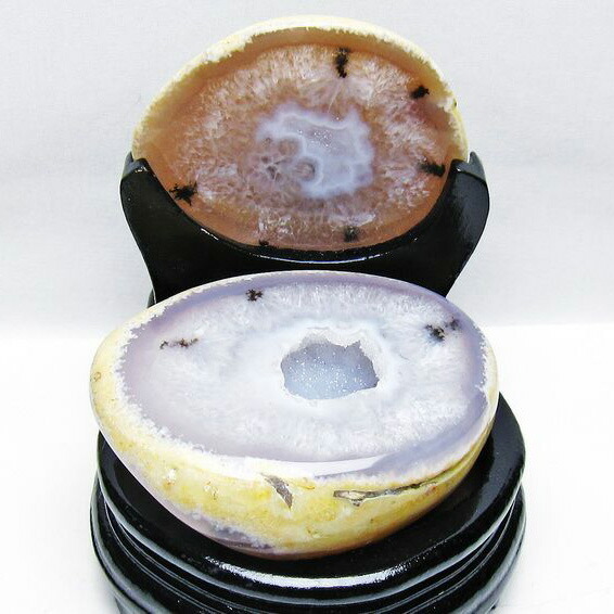 1.1Kg トレジャーメノウ アゲート 財宝メノウ 聚宝盆瑪瑙 agate ジオード 原石 瑪瑙 置物 龍穴 パワースポット 風水 開運 台座付属 一点物 送料無料 175-1511