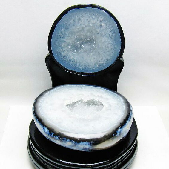 2.7Kg トレジャーメノウ アゲート 財宝メノウ 聚宝盆瑪瑙 agate ジオード 原石 瑪瑙 置物 龍穴 パワースポット 風水 開運 台座付属 一点物 送料無料 175-1536