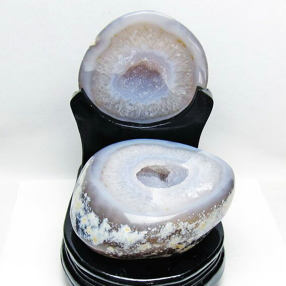 2.9Kg トレジャーメノウ アゲート 財宝メノウ 聚宝盆瑪瑙 agate ジオード 原石 瑪瑙 置物 龍穴 パワースポット 風水 開運 台座付属 一点物 送料無料 175-1537