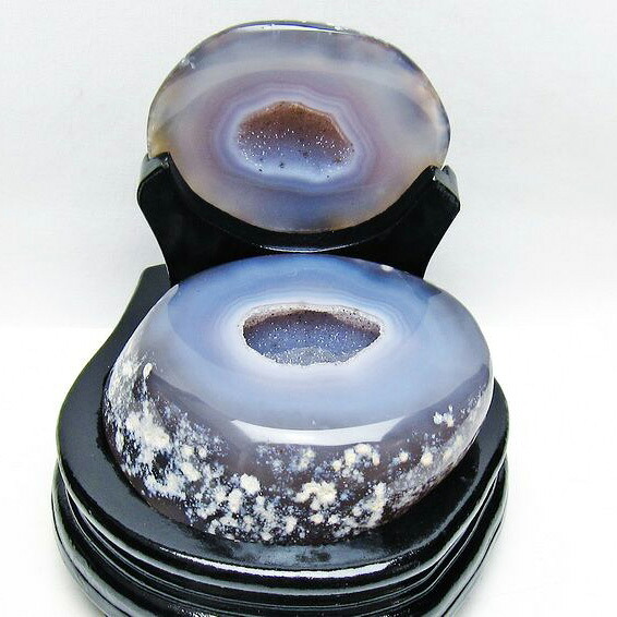 1.2Kg トレジャーメノウ アゲート 財宝メノウ 聚宝盆瑪瑙 agate ジオード 原石 瑪瑙 置物 龍穴 パワースポット 風水 開運 台座付属 一点物 送料無料 175-1550