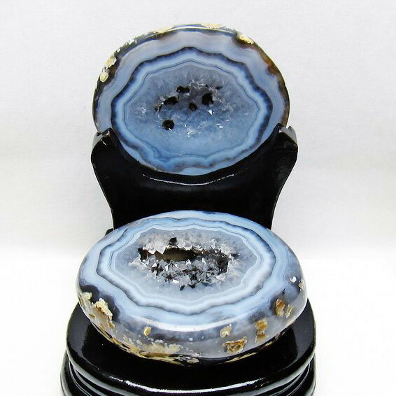 1.3Kg トレジャーメノウ アゲート 財宝メノウ 聚宝盆瑪瑙 agate ジオード 原石 瑪瑙 置物 龍穴 パワースポット 風水 開運 台座付属 一点物 送料無料 175-1596