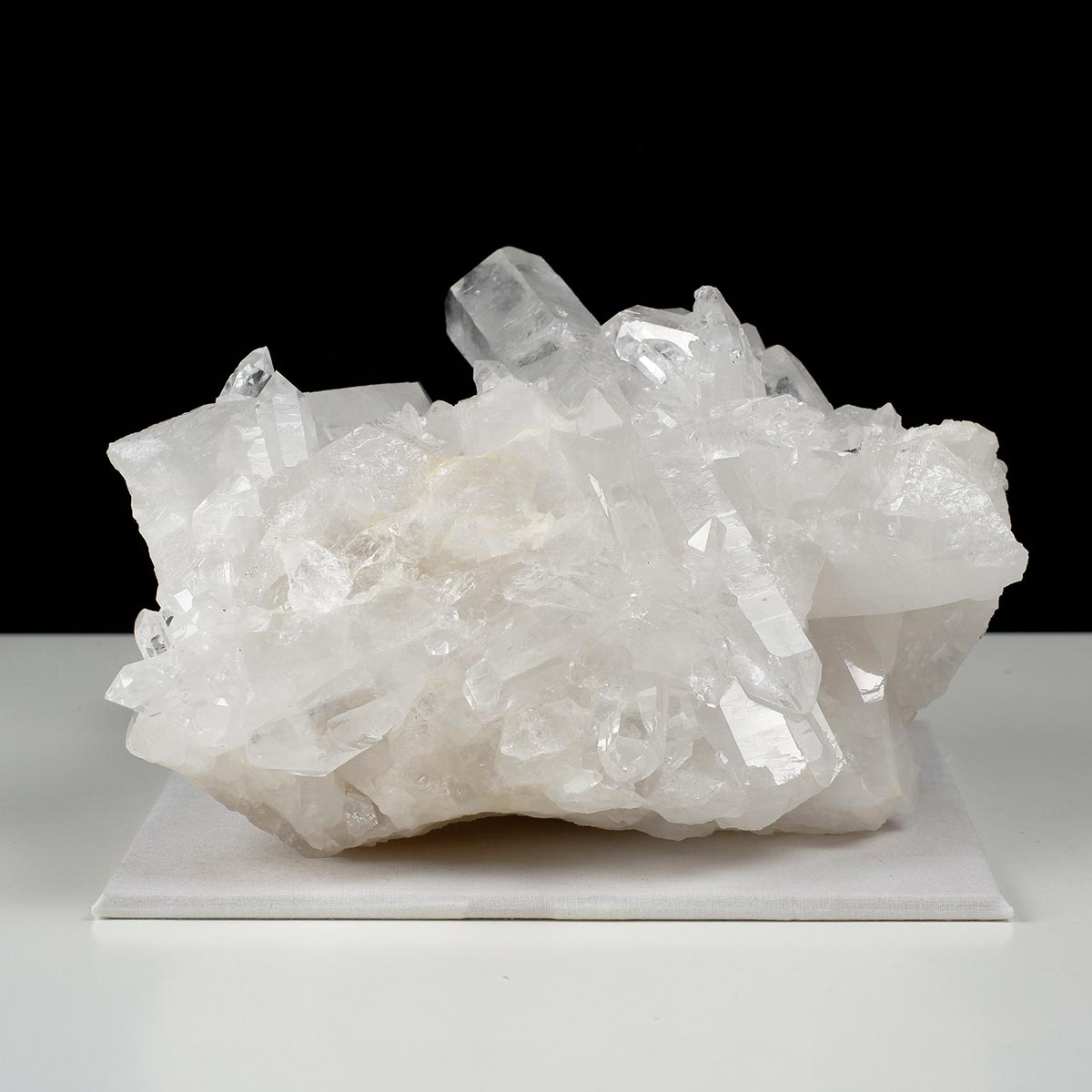 4.8Kg 水晶 クラスター 水晶 原石 アーカンソー産 水晶クラスター 原石 crystal quartz クリスタル 浄化用 浄化 すいしょう トイレ 玄関 パワーストーン 天然石 一点物 送料無料 292-50｜天然石・パワーストーンの東昇