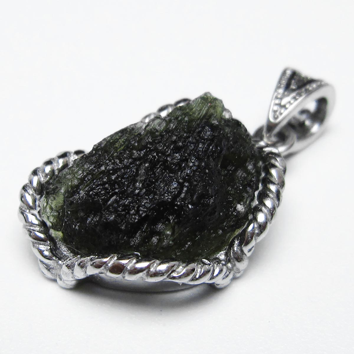 モルダバイト ペンダント 原石ペンダント moldavite pendant 天然ガラス モルダウ石 ペンダントトップ メンズ レディース 一点物 送料無料 199-398