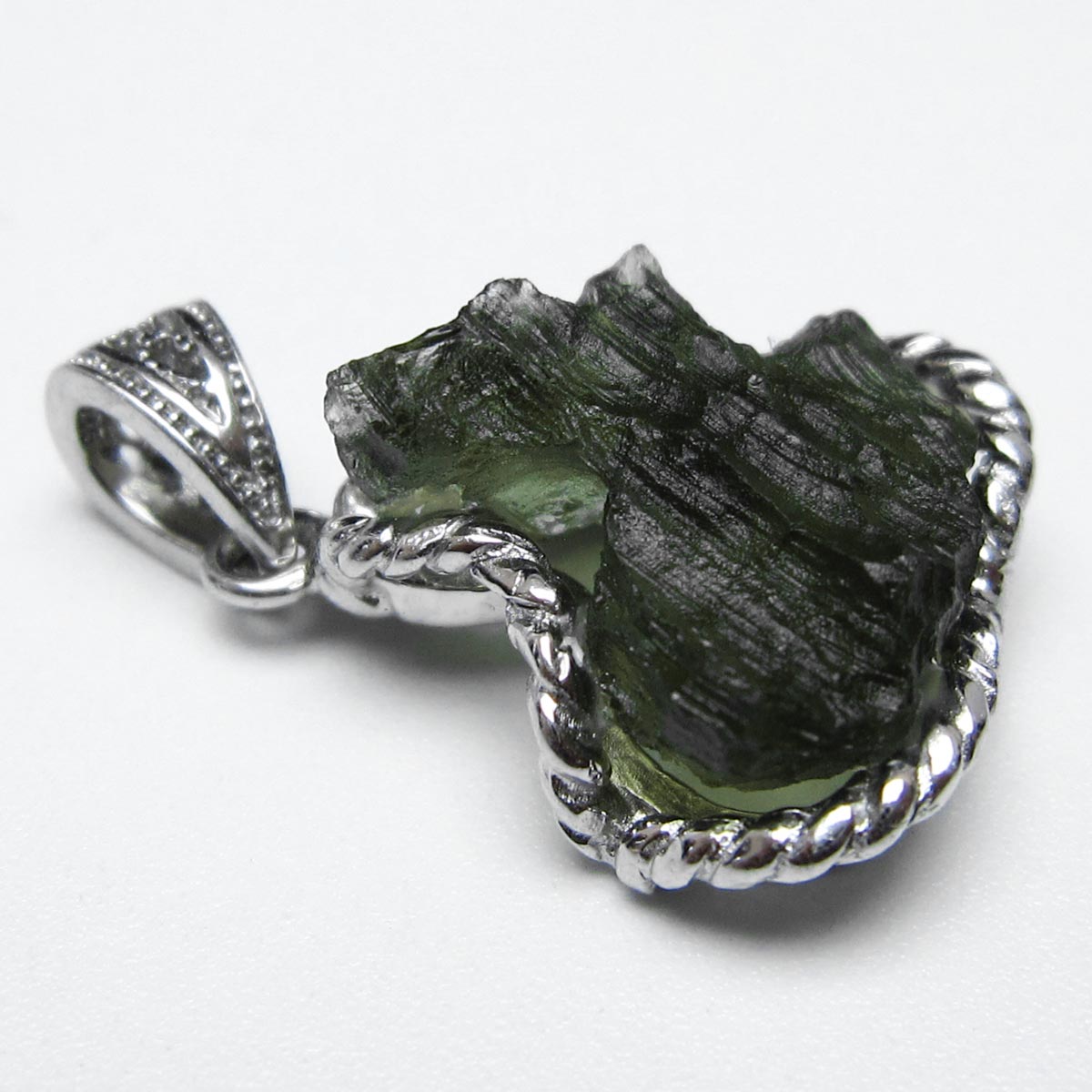 モルダバイト ペンダント 原石ペンダント moldavite pendant 天然ガラス モルダウ石 ペンダントトップ メンズ レディース 一点物 送料無料 199-399