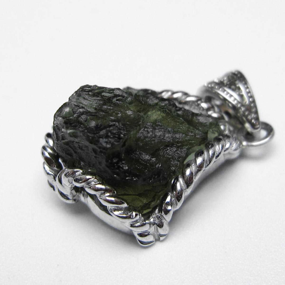 モルダバイト ペンダント 原石ペンダント moldavite pendant 天然ガラス モルダウ石 ペンダントトップ メンズ レディース 一点物 送料無料 199-402