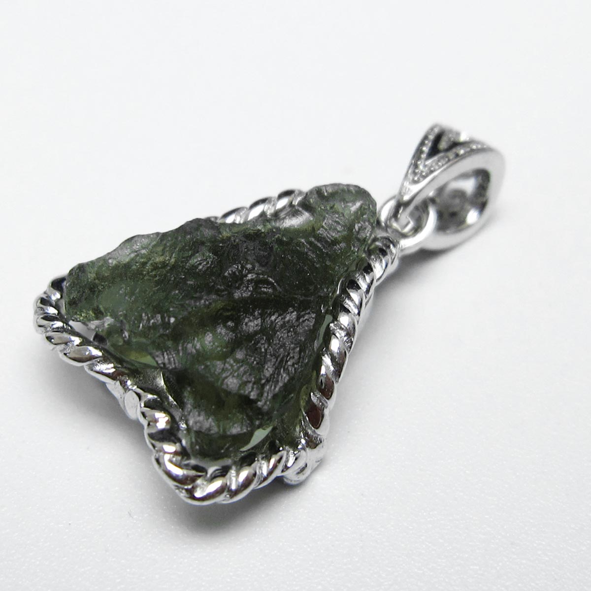 モルダバイト ペンダント モルダウ石 ペンダントトップ 原石 moldavite pendant 天然ガラス メンズ レディース 一点物 送料無料 199-489