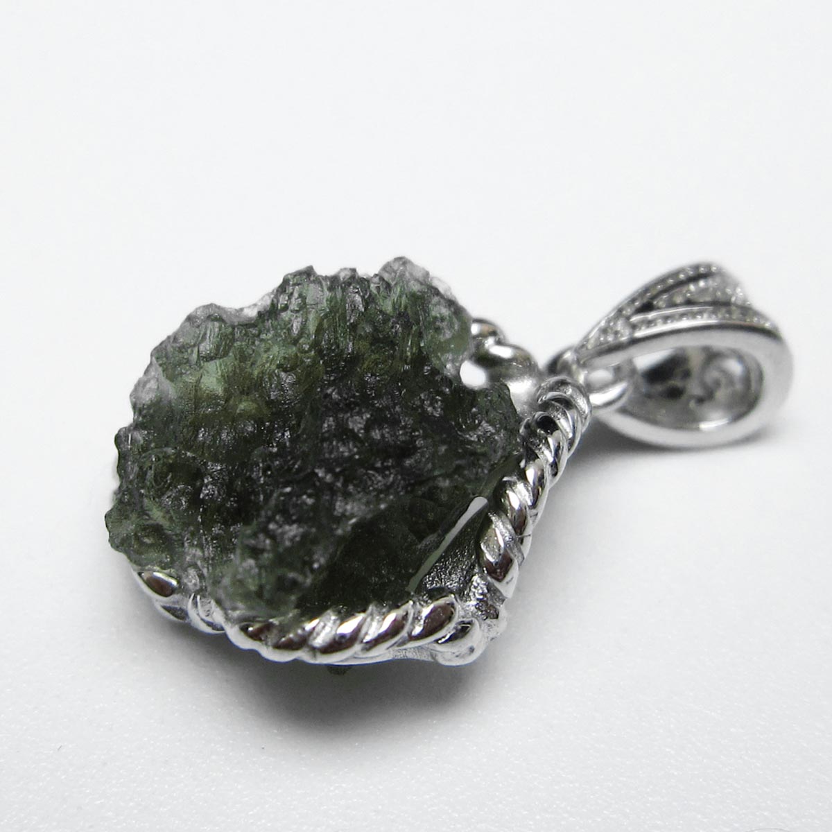 モルダバイト ペンダント モルダウ石 ペンダントトップ 原石 moldavite pendant 天然ガラス メンズ レディース 一点物 送料無料 199-499