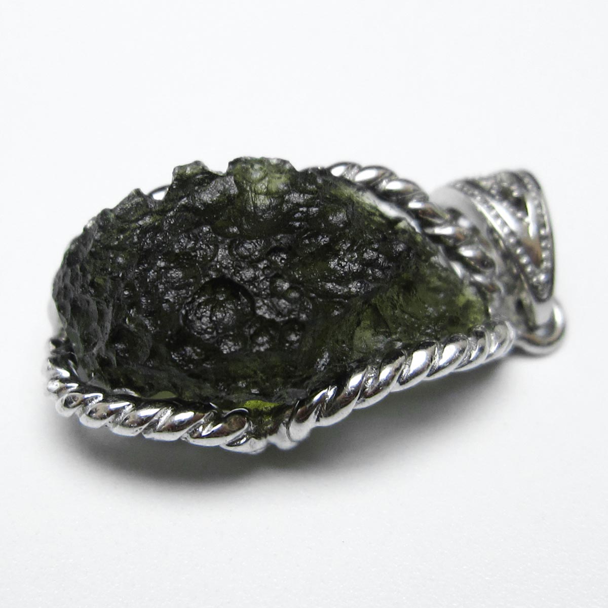 モルダバイト ペンダント モルダウ石 ペンダントトップ 原石 moldavite pendant 天然ガラス メンズ レディース 一点物 送料無料 199-527