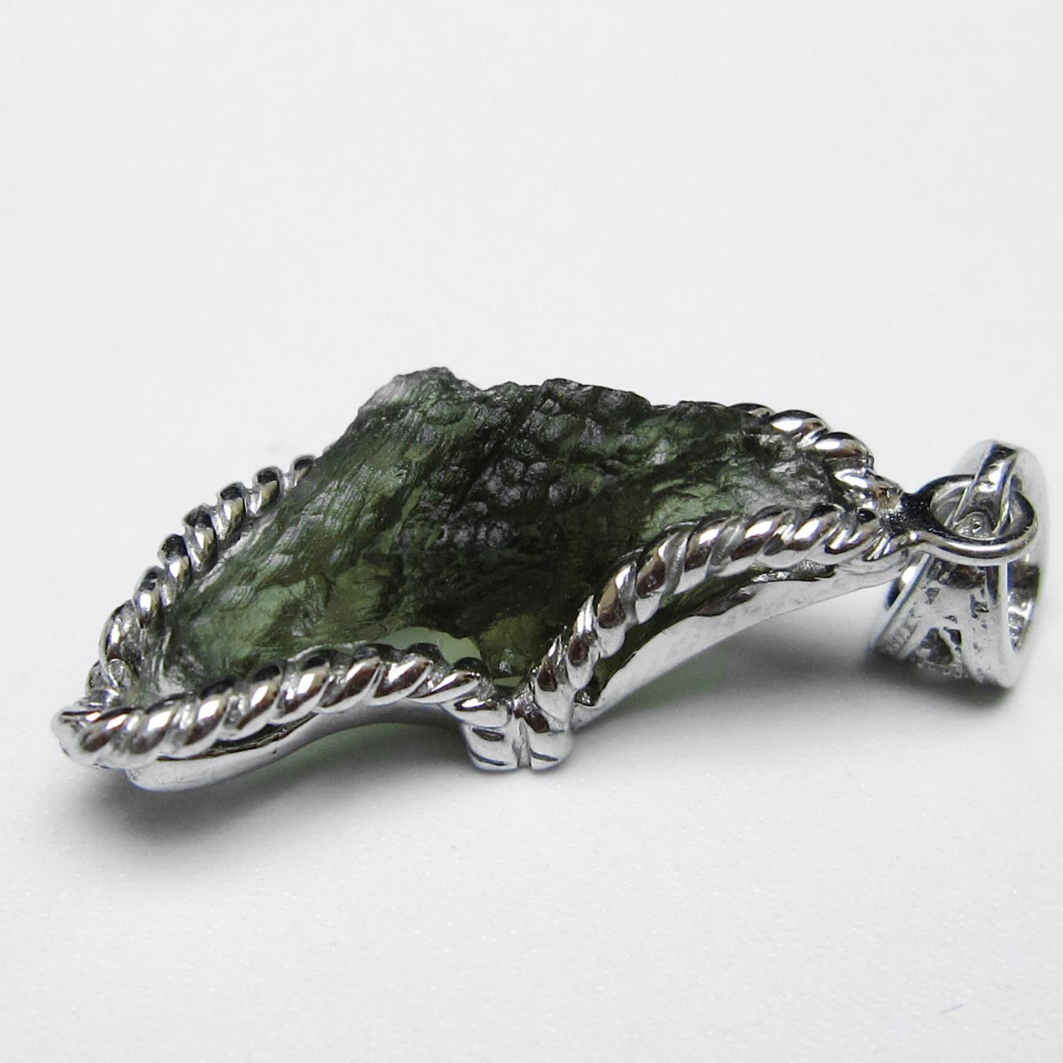 モルダバイト ペンダント モルダウ石 ペンダントトップ 原石 moldavite pendant 天然ガラス メンズ レディース 一点物 送料無料 199-544｜天然石・パワーストーンの東昇