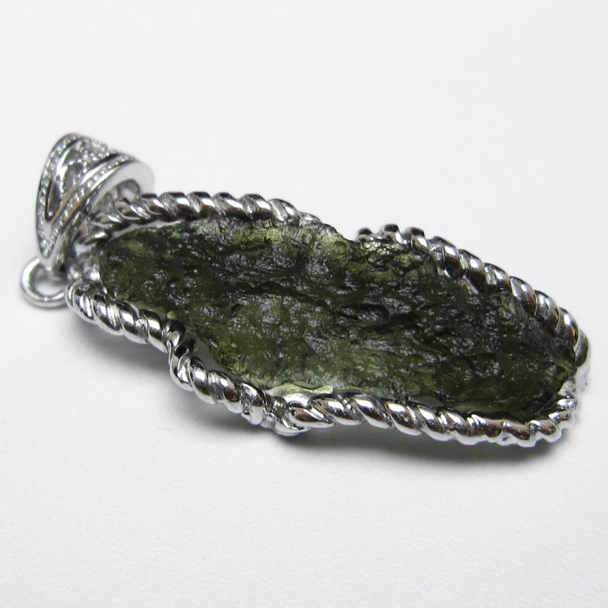 モルダバイト ペンダント モルダウ石 ペンダントトップ 原石 moldavite pendant 天然ガラス メンズ レディース 一点物 送料無料 199-549｜天然石・パワーストーンの東昇