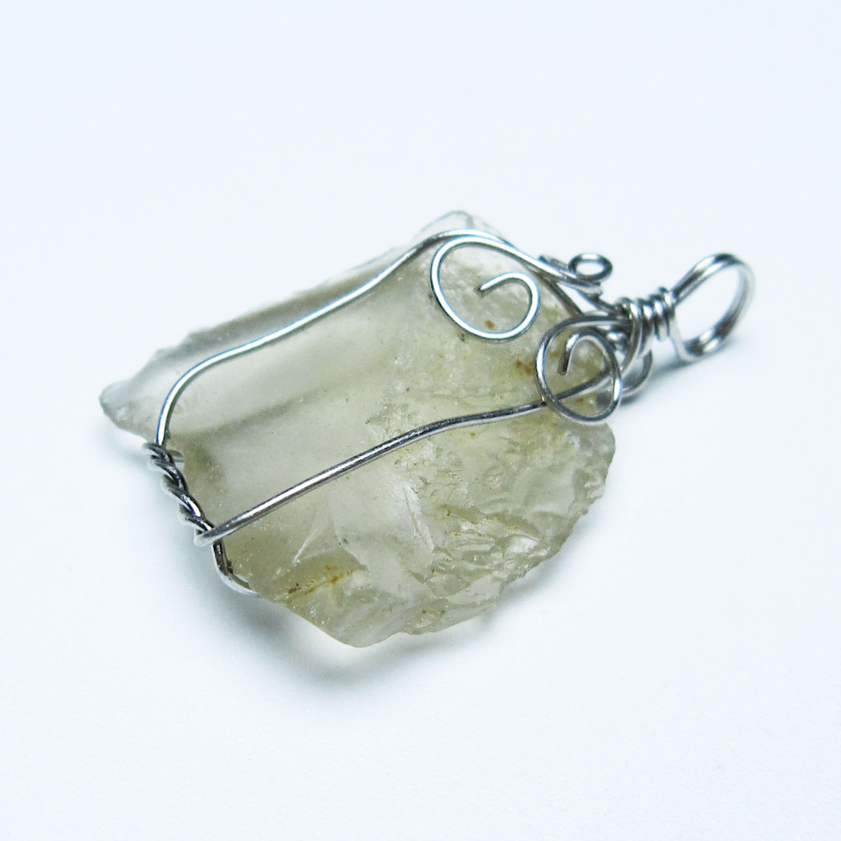 リビアングラス ペンダント libyan desert glass ペンダントトップ リビアンガラス リビアンデザートグラス pendant 一点物 送料無料 112-13588
