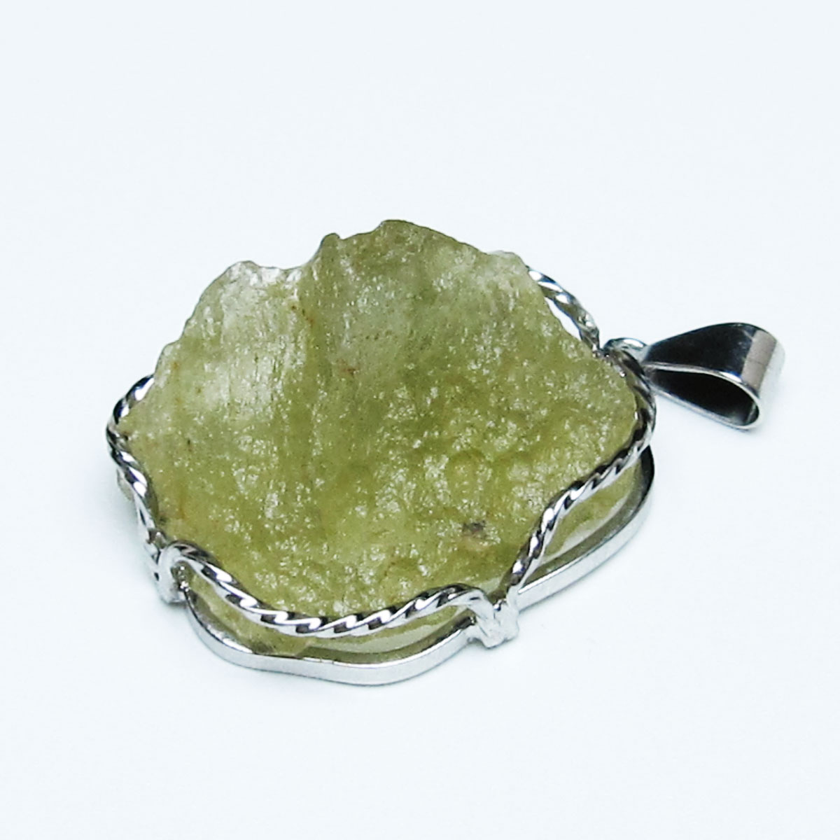 リビアングラス ペンダント libyan desert glass 原石 ペンダントトップ リビアンガラス リビアンデザートグラス pendant 一点物 送料無料 112-13894